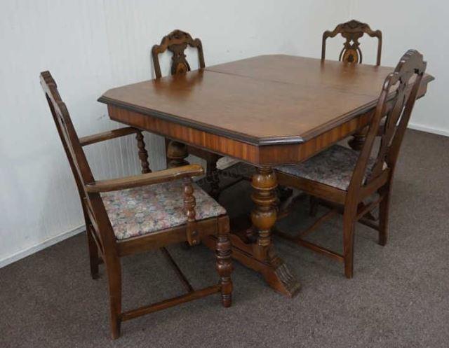 Appraisal: Vintage 's- 's Butterfly Leaf mahogany dining table with dining