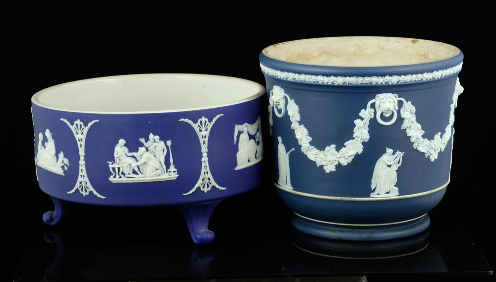 Appraisal: - Wedgwood Jasperware Lot of two Wedgwood Jasperware items to