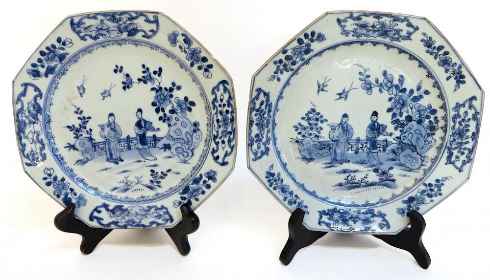 Appraisal: Pair Of Blue White th C Export Plates Pair Of