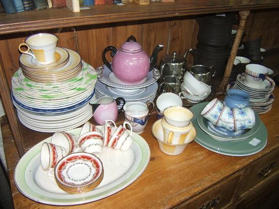 Appraisal: A quantity of various ceramics including a Shelley Art Deco