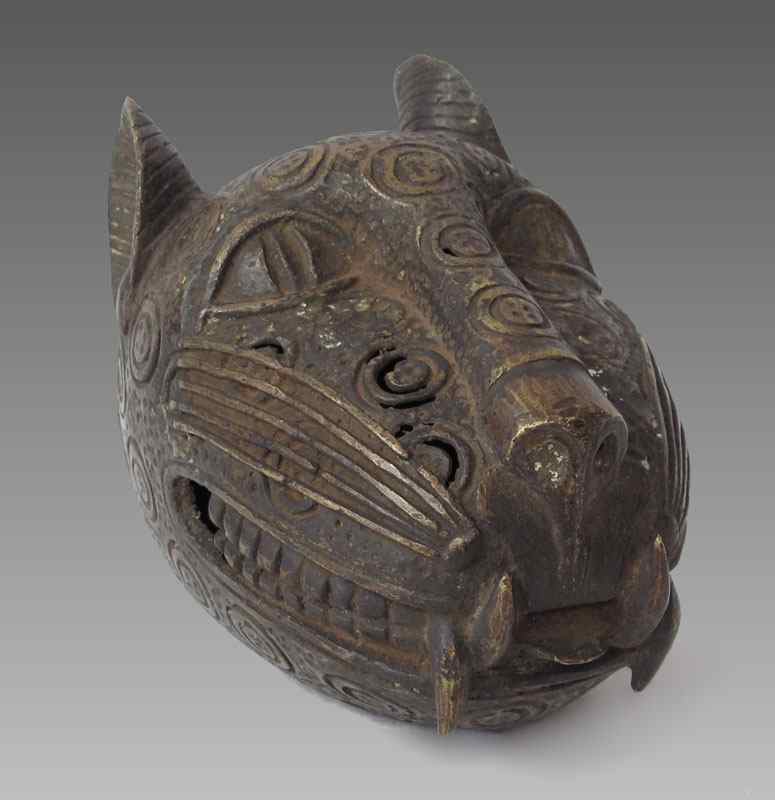 Appraisal: AFRICAN BRONZE BENIN LEOPARD HEAD With stand '' x ''