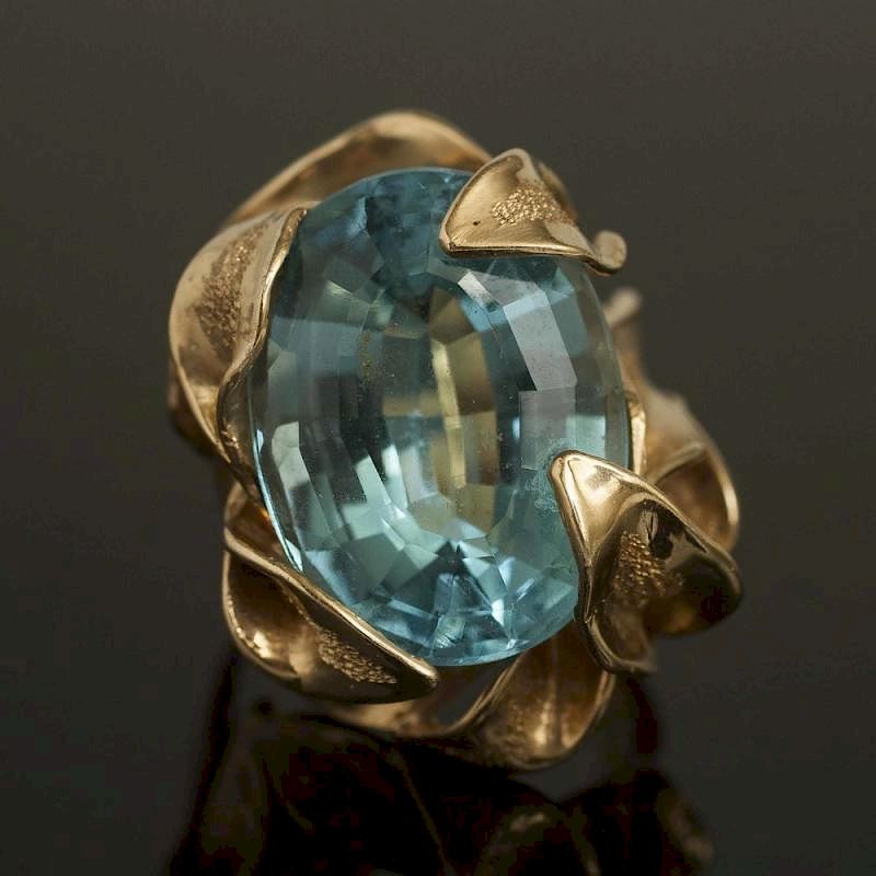 Appraisal: K Blue Topaz Ring k blue topaz ring Gross weight