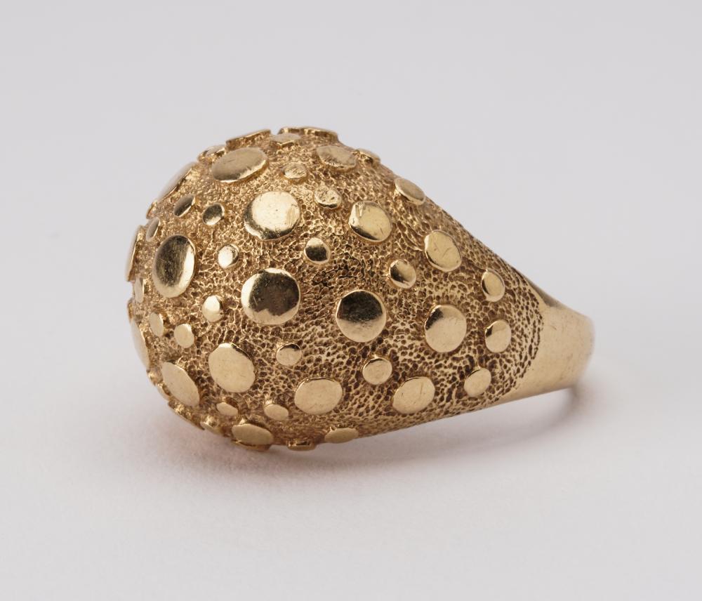 Appraisal: KARAT YELLOW GOLD DOME RING grams size Condition