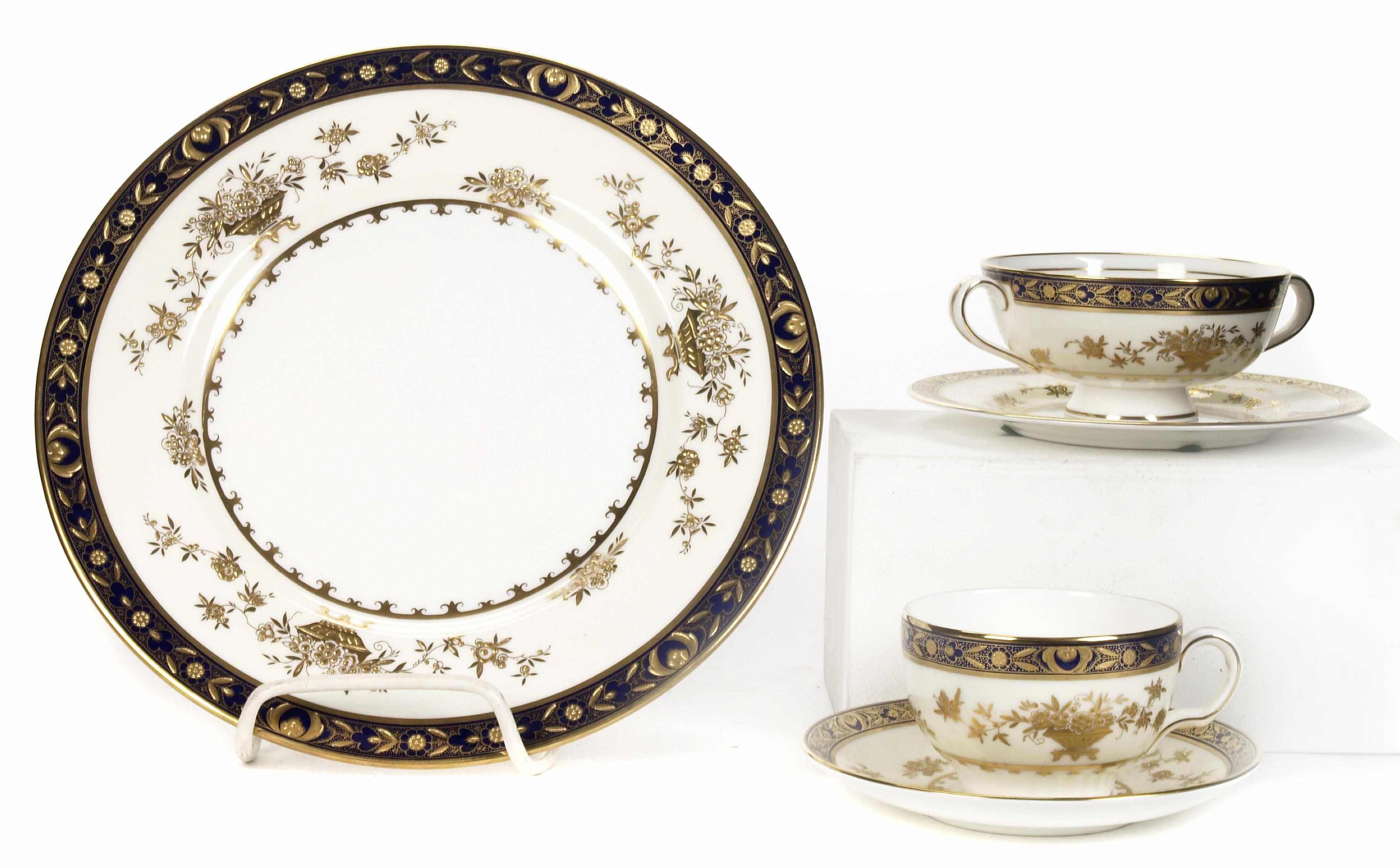 Appraisal: A Minton part dinner and tea service in the Dynasty