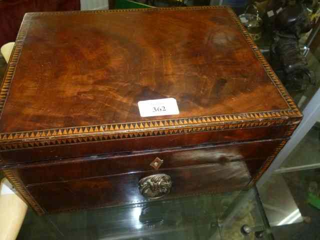 Appraisal: A GEORGE lll MAHOGANY WORK BOX with hinged rising lid