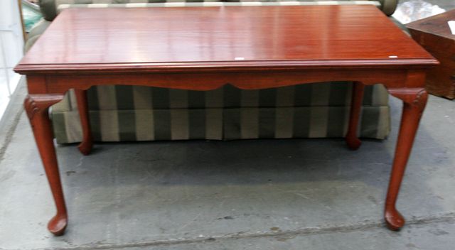 Appraisal: A rectangular maple dining table cm long cm wide cm