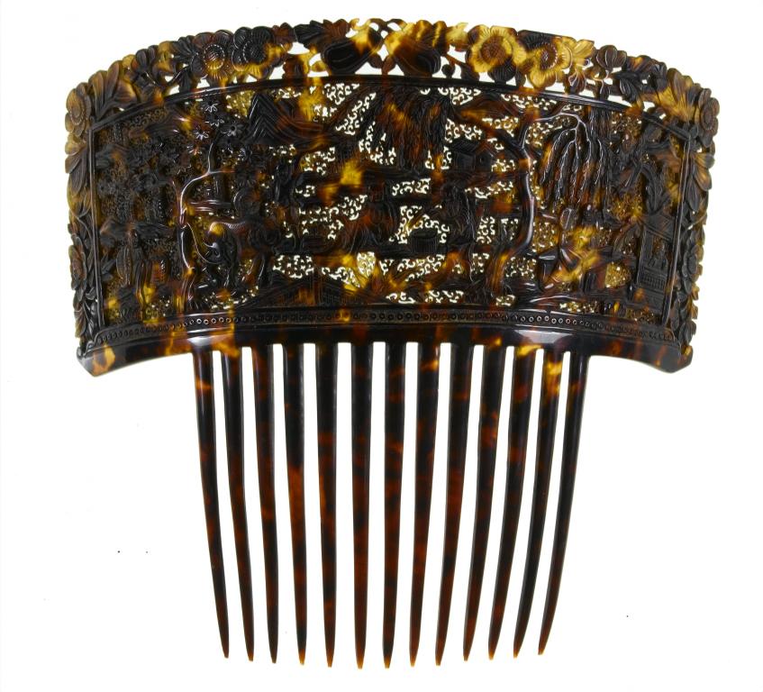 Appraisal: A FINE CHINESE EXPORT TORTOISESHELL COMB carved from the solid