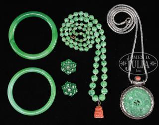 Appraisal: LOT OF APPLE GREEN JEWELRY th century China The lot