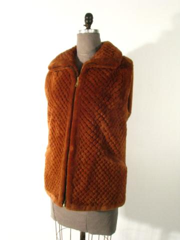 Appraisal: Whiskey Sheared Beaver Vest w zipper ''popcorn effect'' Size Length