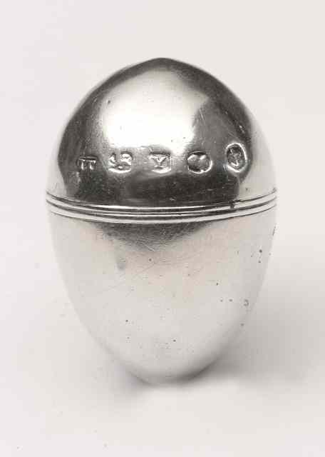 Appraisal: A GEORGE III SILVER EGG SHAPED NUTMEG GRATER long Birmingham