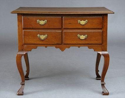 Appraisal: PENNSYLVANIA QUEEN ANNE WALNUT DRESSING TABLE The replaced top above