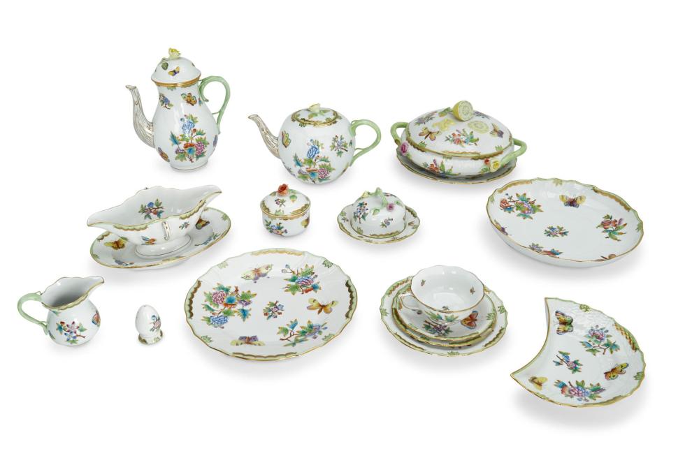 Appraisal: A HEREND QUEEN VICTORIA PORCELAIN DINNER SERVICEA Herend Queen Victoria