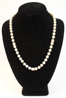 Appraisal: Pearl Diamond Necklace A string of spherical white pearls with