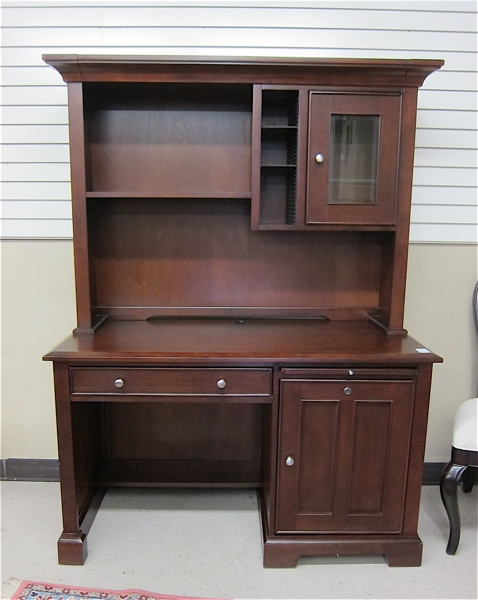 Appraisal: MODERN COMPUTER DESK WITH STORAGE HUTCH a single pedestal desk