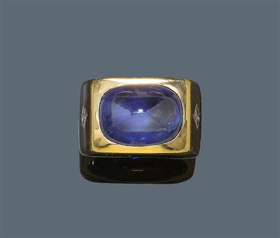 Appraisal: SAPPHIRE AND DIAMOND RING Yellow gold ca g Fancy solid