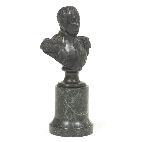 Appraisal: BRONZE BUST OF EMPEROR NAPOLEON I ON VERDIGRIS PEDESTAL BY