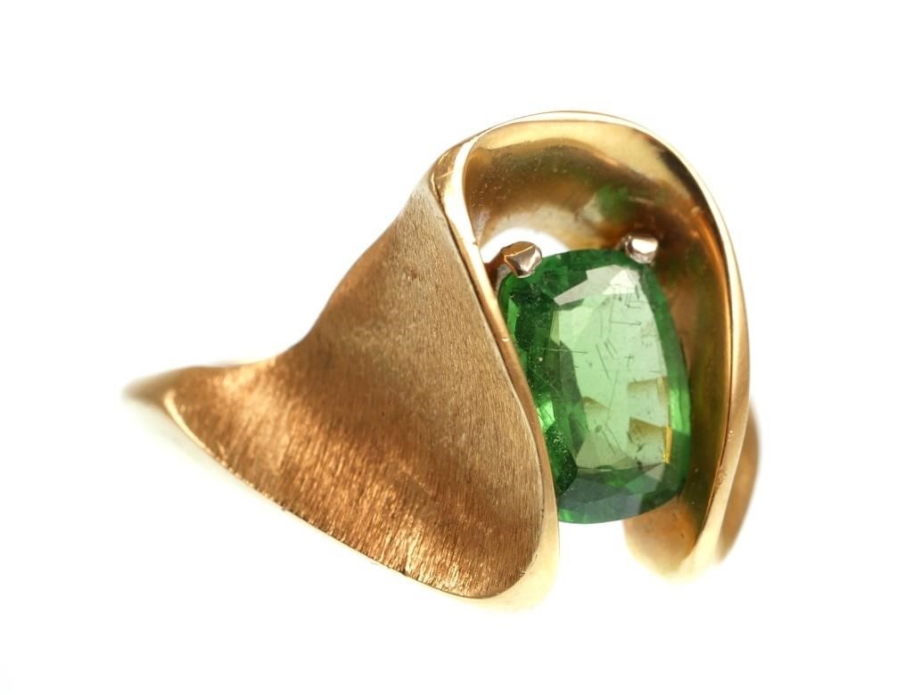 Appraisal: K yellow gold ring contains cushion faceted green tourmaline WEIGHT