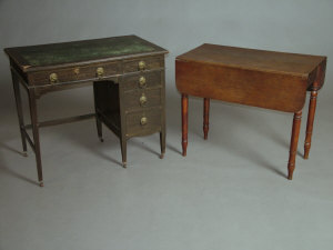 Appraisal: A single pedestal oak desk th century the tooled green