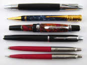 Appraisal: A mixed lot comprising a Parker ballpoint and mechanical pencil