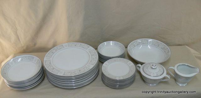 Appraisal: Madeira Fine China - Japan - Pieces Dinner Plates -