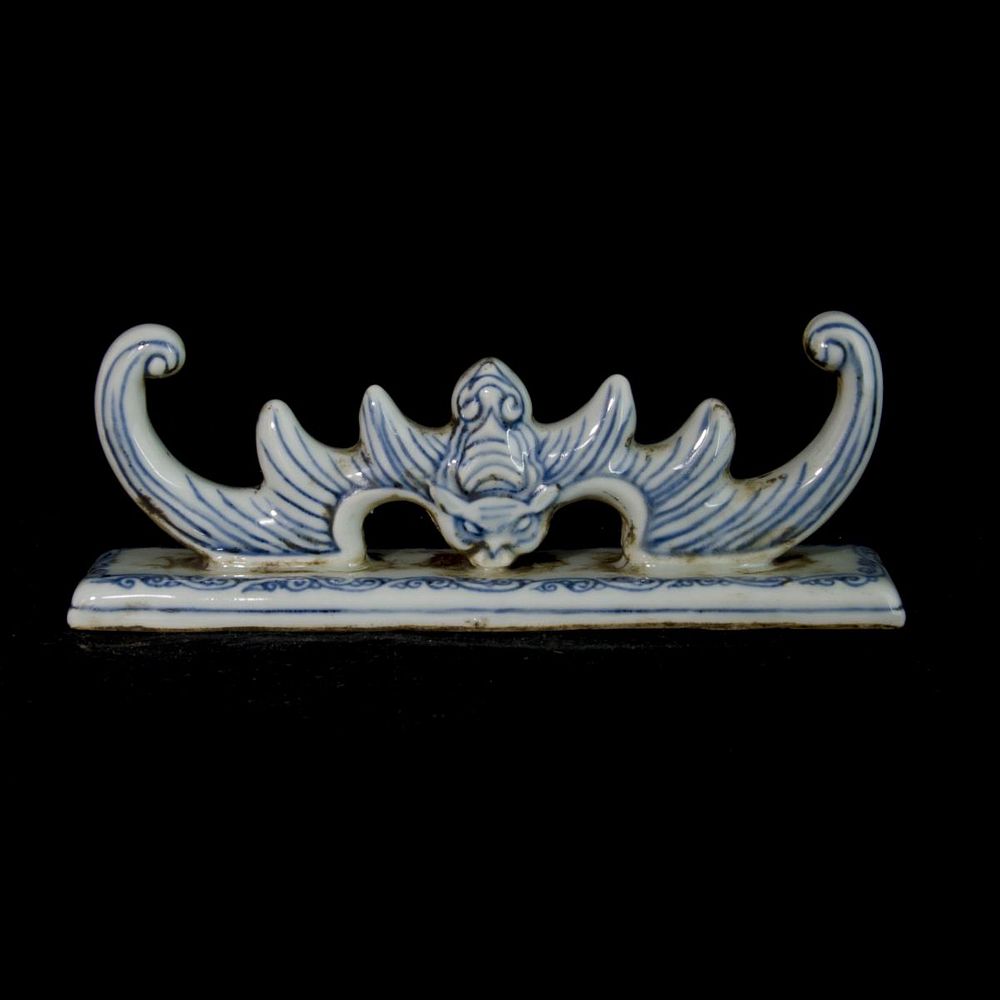 Appraisal: CHINESE PORCELAIN BLUE WHITE BAT BRUSH REST Chinese blue and