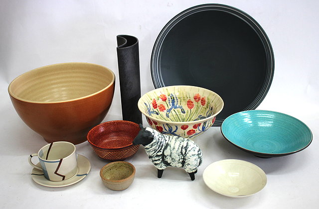 Appraisal: A SMALL QUANTITY OF CONTEMPORARY STUDIO POTTERY to include a