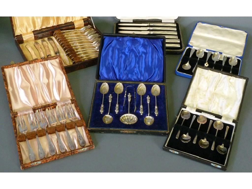 Appraisal: LATE VICTORIAN CASED SUITE OF SILVER AND PARCEL GILT TEASPOONS