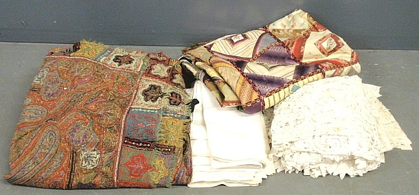 Appraisal: - Group of vintage linens- th c quilts paisley table