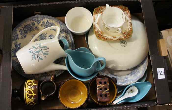 Appraisal: A tray of various pottery to include Victorian Blue and