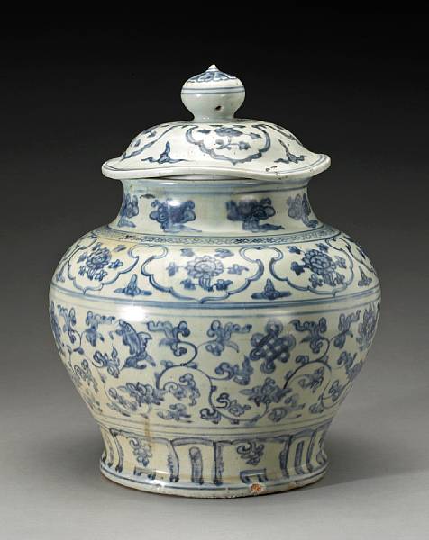 Appraisal: A large blue and white porcelain jar guan with associated