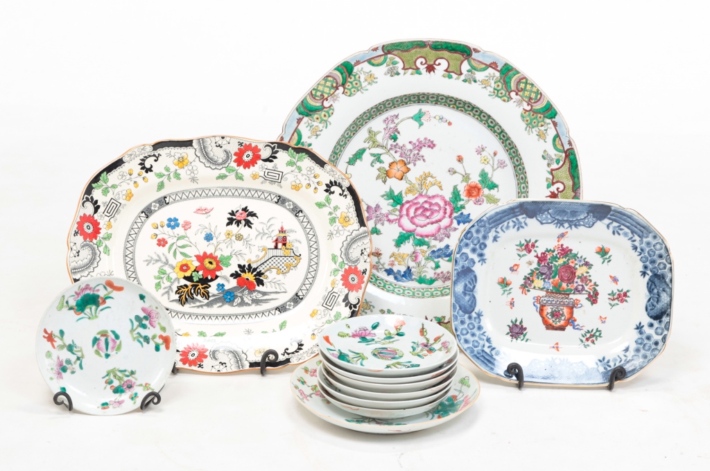 Appraisal: Twentieth century Eight early plates with similar floral designs Red