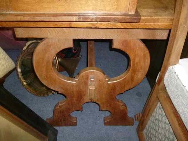 Appraisal: AN EARLY TO MID TH CENTURY OAK ARTS CRAFTS DINING