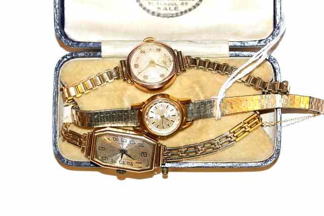 Appraisal: A LADIES CT GOLD WRIST WATCH with a silvered dial