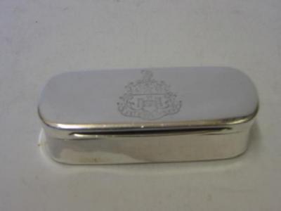 Appraisal: A VICTORIAN SNUFF BOX maker Thomas Johnson London of long