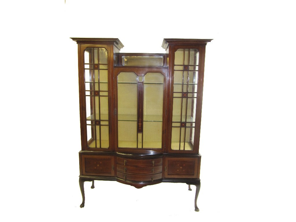 Appraisal: An Edwardian mahogany inlaid display cabinet the central glass fronted