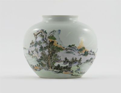 Appraisal: A Chinese famille rose circular vase with a short flared