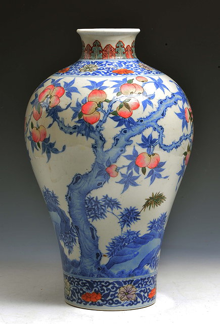 Appraisal: A Chinese meiping vase th th Centurywith underglaze blue peach