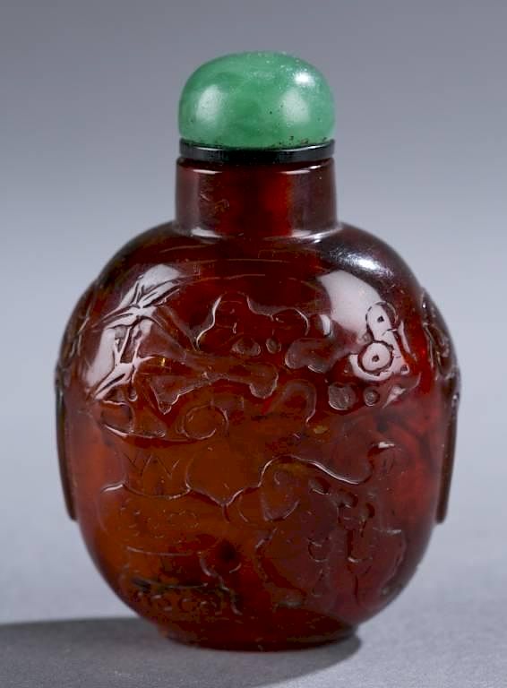 Appraisal: Chinese amber stuff bottle c - A Chinese amber stuff