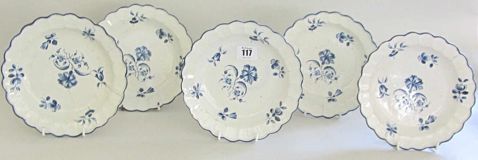 Appraisal: A set of five Worcester blue and white 'Gillyfllower' pattern