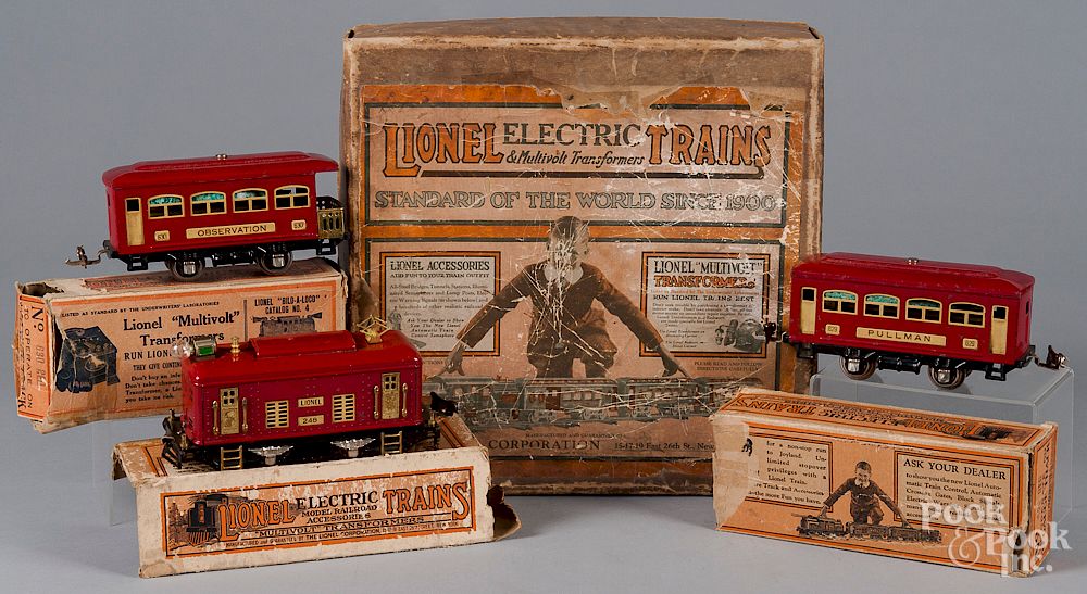 Appraisal: Lionel three-piece no train set Lionel three-piece no train set