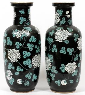 Appraisal: CHINESE ENAMELED PORCELAIN VASES PAIR CHINESE ENAMELED PORCELAIN VASES PAIR