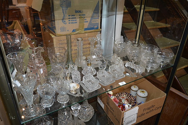 Appraisal: A large collection of glass wareprincipally th Centuryincluding a finger