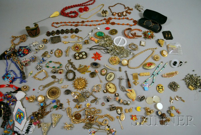 Appraisal: Group of Costume Jewelry including earrings pendants brooches and other