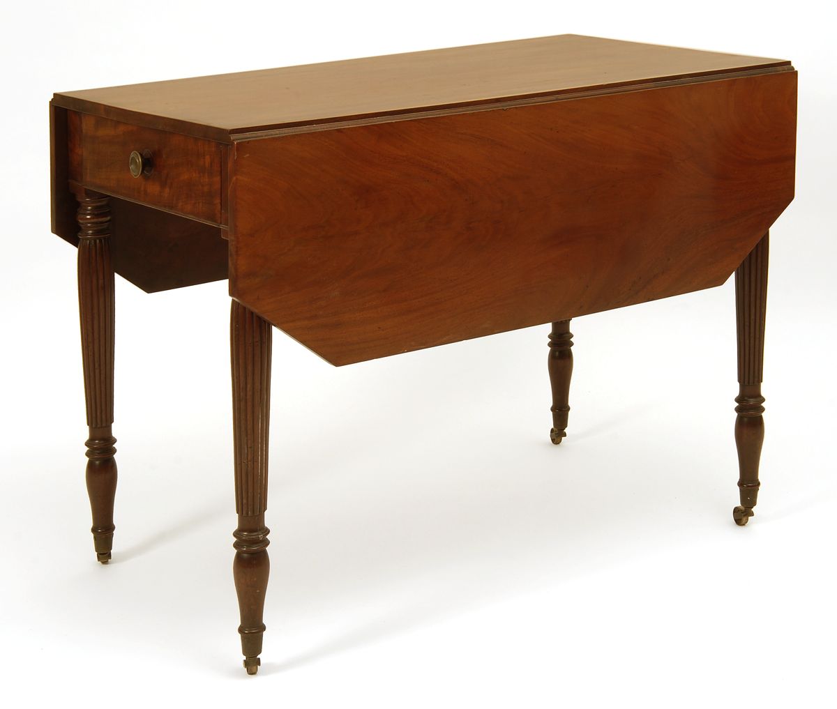 Appraisal: ANTIQUE AMERICAN FEDERAL PEMBROKE TABLE Circa In mahogany with cut-cornered