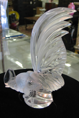 Appraisal: A LALIQUE FRANCE FIGURAL PAPERWEIGHT of a crouching rooster with