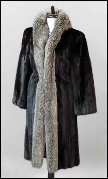 Appraisal: RANCH MINK LENGTH COAT With silver fox tuxedo trim Size