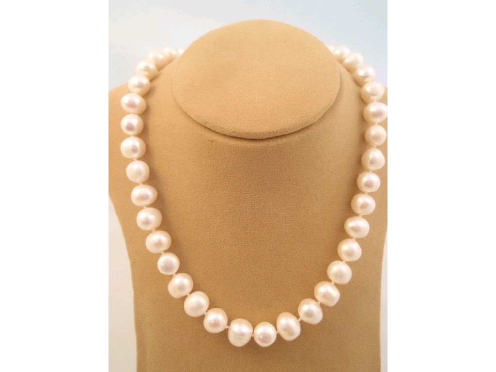 Appraisal: A large round freshwater pearl necklace