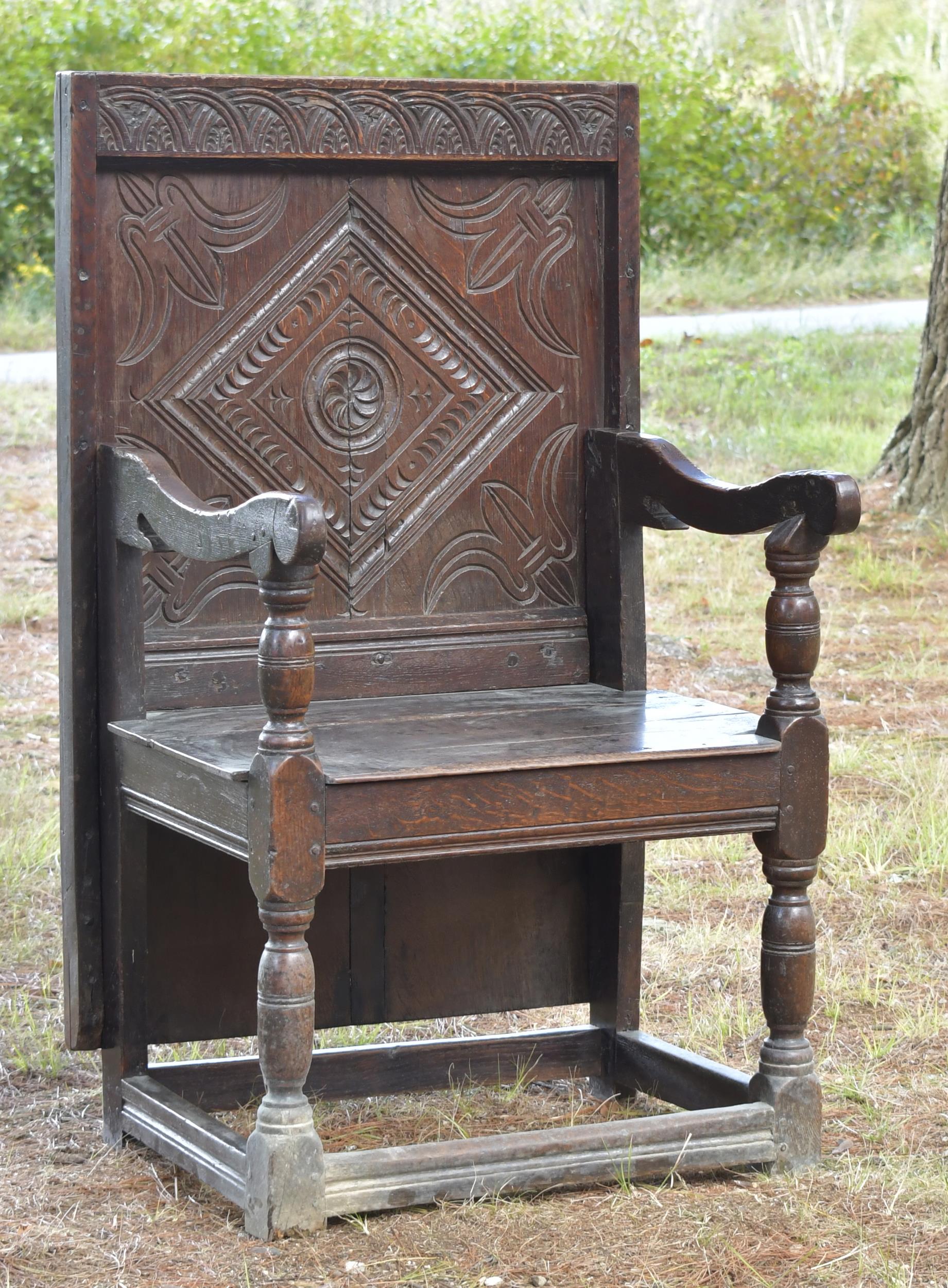 Appraisal: ANTIQUE ENGLISH OAK STRETCHER BASE HUTCH TABLE th C or