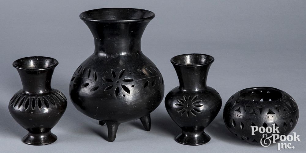 Appraisal: Group of Oaxacan blackware pottery Group of Oaxacan blackware pottery