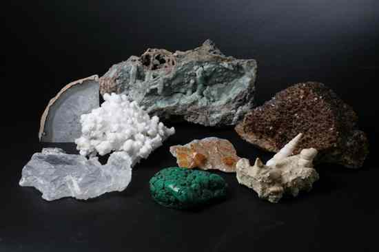 Appraisal: GROUP APP THREE DOZEN ASSORTED GEODES AND OTHER ROCKS AND